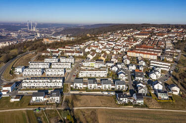 Deutschland, Baden-Württemberg, Plochingen, Luftaufnahme von modernen Vorstadthäusern - WDF06880