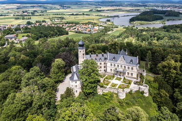 Deutschland, Bayern, Coburg, Blick aus dem Hubschrauber auf Schloss Callenberg - AMF09485