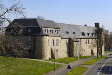Deutschland, Nordrhein-Westfalen, Mülheim an der Ruhr, Außenansicht von Schloss Broich - WIF04494