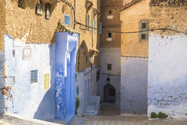 Marokko, Chefchaouen, Alte traditionelle Häuser - ISF25725