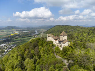 Schweiz, Kanton Schaffhausen, Stein am Rhein, Luftaufnahme der Burg Hohenklingen und der umliegenden Landschaft im Sommer - ELF02394