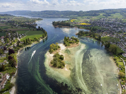 Schweiz, Kanton Schaffhausen, Stein am Rhein, Luftaufnahme des Bodensees und der Werd-Inseln im Sommer - ELF02395