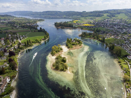 Switzerland, Canton of Schaffhausen, Stein am Rhein, Aerial view of Lake Constance and Werd Islands in summer - ELF02395