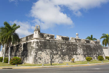 Fortified Colonial Wall, Old Town, UNESCO World Heritage Site, San Francisco de Campeche, State of Campeche, Mexico, North America - RHPLF21983