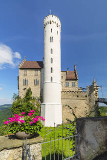 Schloss Lichtenstein, Schwäbische Alb, Baden Württemberg, Deutschland, Europa - RHPLF22008