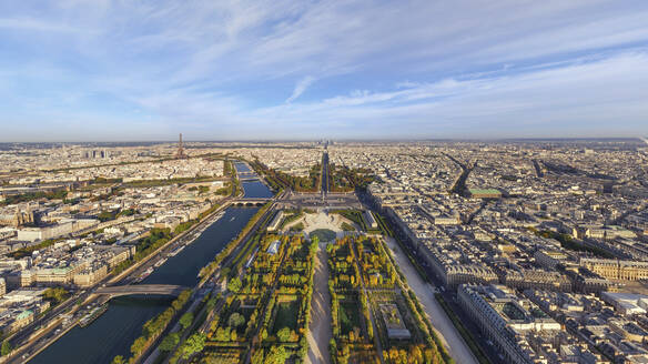 Panoramaluftaufnahme des Tuileriengartens, Paris, Frankreich. - AAEF14617