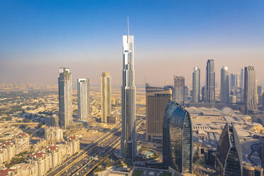 Vereinigte Arabische Emirate, Dubai, Blick auf den Burj Khalifa und die umliegende Stadtlandschaft - TAMF03361