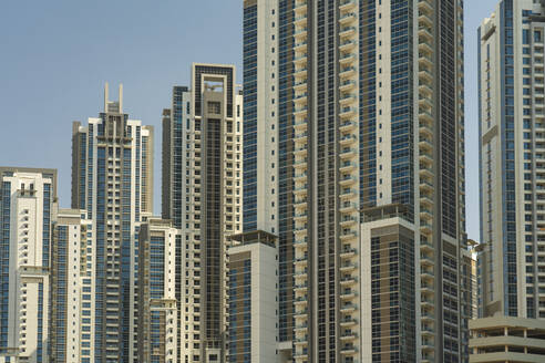 Vereinigte Arabische Emirate, Dubai, Hohe Wolkenkratzer im Stadtteil Business Bay - TAMF03380