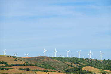 Himmel über einem ländlichen Windpark - NDF01466