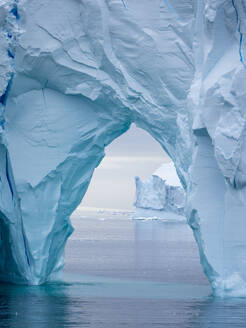 Large icebergs floating in the Bellingshausen Sea, Antarctica, Polar Regions - RHPLF22114