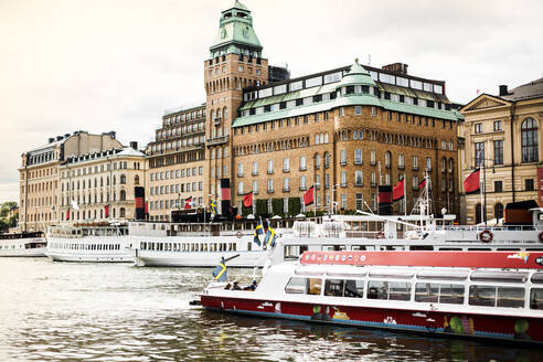 Boote an Gebäuden in Stockholm, Schweden - FOLF11647