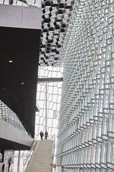 Das Innere der Harpa-Konzerthalle, neben dem Alten Hafen, Reykjavik, Island, Polarregionen - RHPLF22299