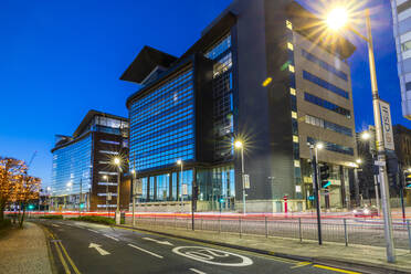 International Financial Services District in der Abenddämmerung, Glasgow, Schottland, Vereinigtes Königreich, Europa - RHPLF22304