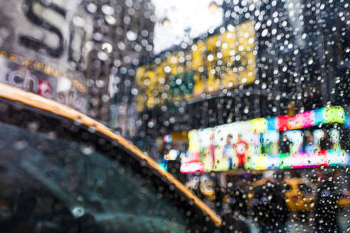 Rain drops on window in London, England - FOLF11681