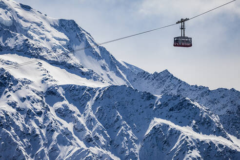 Cable car and snowy mountain in Chamonix, France - FOLF11689