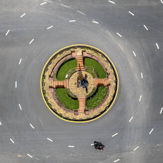 Aerial view of a roundabout in Phnom Penh, Cambodia. - AAEF15052