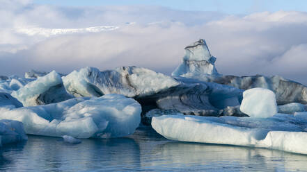 Eisberge in der Gletscherlagune Jokulsarlon, Island, Polarregionen - RHPLF22343