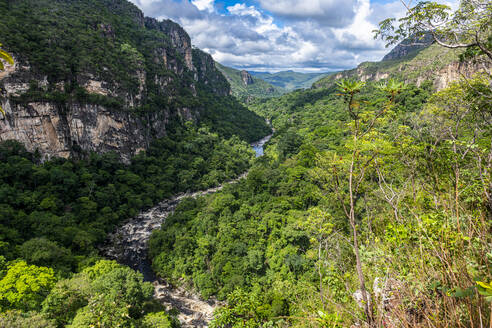 Trilha dos Santos e Corredeiras, Nationalpark Chapada dos Veadeiros, UNESCO-Welterbestätte, Goias, Brasilien, Südamerika - RHPLF22366