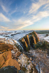 Schneebedeckte Szene bei Hen Cloud, The Roaches, Peak District, Staffordshire, England, Vereinigtes Königreich, Europa - RHPLF22413