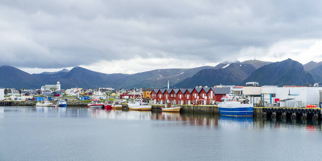 Norwegen, Nordland, Andenes, Abgelegenes Fischerdorf auf der Insel Andoya - STSF03327