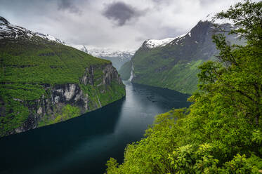 Norwegen, More og Romsdal, Blick auf den Geirangerfjord - RJF00928