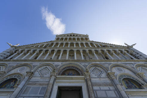 Italien, Toskana, Pisa, Fassade des Doms von Pisa - LOMF01336