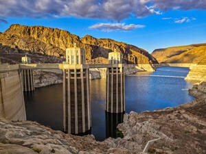 Hoover Dam bei Sonnenuntergang, Nevada, Vereinigte Staaten von Amerika, Nordamerika - RHPLF22736