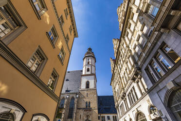 Deutschland, Sachsen, Leipzig, Glockenturm der Thomaskirche - WDF06981