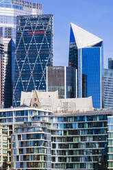 UK, England, London, Skyline mit hohen modernen Wolkenkratzern - THAF03094