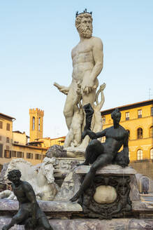 Italien, Toskana, Florenz, Neptunbrunnen auf der Piazza della Signoria - TAMF03455