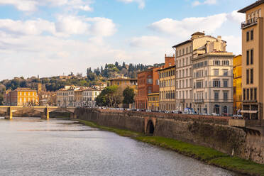 Italien, Toskana, Florenz, Bauwerke entlang des Arno - TAMF03472