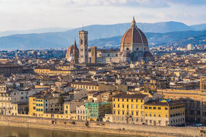 Italien, Toskana, Florenz, Florenzer Kathedrale, Giottos Campanile und umliegende Gebäude - TAMF03476