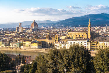 Italien, Toskana, Florenz, Kathedrale von Florenz, Basilika des Heiligen Kreuzes und umliegende Gebäude - TAMF03478
