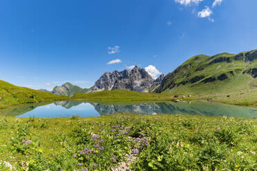 Mountains by lake Eissee on sunny day - WGF01415