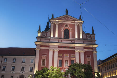 Slowenien, Ljubljana, Fassade der Franziskanerkirche der Verkündigung - ABOF00826
