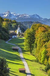 Wamberg Bergdorf, Zugspitze, 2962m, Gebirgszug, Garmisch-Partenkirchen, Oberbayern, Deutschland, Europa - RHPLF22836