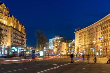 Kiewer Chreschtschatyk-Straße zur blauen Stunde, Kiew (Kiev), Ukraine, Europa - RHPLF22888