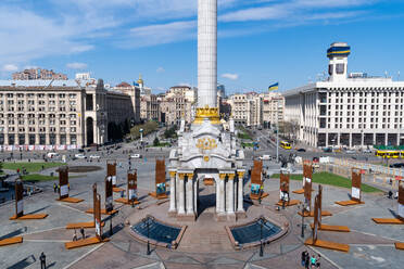 Kyiv's Independence Monument and Independence Square (Maidan Nezalezhnosti), Kyiv (Kiev), Ukraine, Europe - RHPLF22891