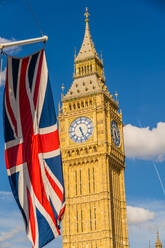 Big Ben und Union-Flagge, UNESCO-Weltkulturerbe, Westminster, London, England, Vereinigtes Königreich, Europa - RHPLF22915