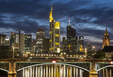 The River Main, Ignatz Bubis Bridge, Dom Cathedral and Frankfurt city skyline, Frankfurt, Hesse, Germany, Europe - RHPLF22940