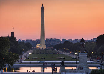 Das Washington Monument und die National Mall bei Sonnenuntergang vom Capitol Hill aus, Washington DC, Vereinigte Staaten von Amerika, Nordamerika - RHPLF22959