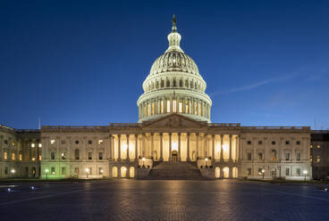 United States Capitol Building bei Nacht, Capitol Hill, Washington DC, Vereinigte Staaten von Amerika, Nordamerika - RHPLF22963