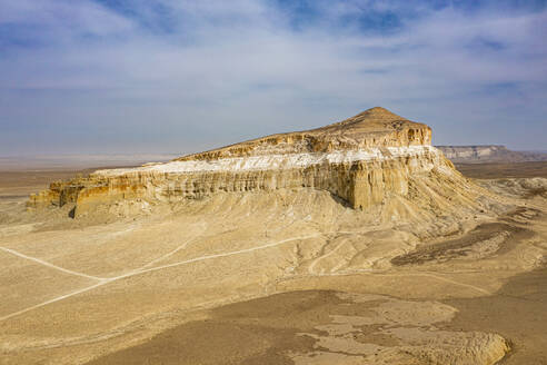 Berg Sherkala, der wie eine Jurte aussieht, Shetpe, Mangystau, Kasachstan, Zentralasien, Asien - RHPLF23027