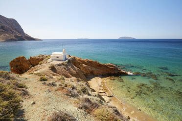 Strand Anargyri auf der Insel Anafi, Kykladen, Griechische Inseln, Griechenland, Europa - RHPLF23085