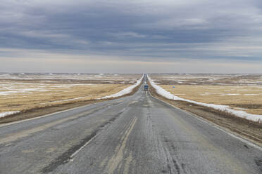 Lange gerade Straße, südlich von Kostanay, Nordkasachstan, Zentralasien, Asien - RHPLF23134