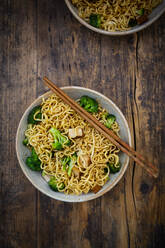Bowl of ramen noodles with broccoli and smoked tofu - LVF09233