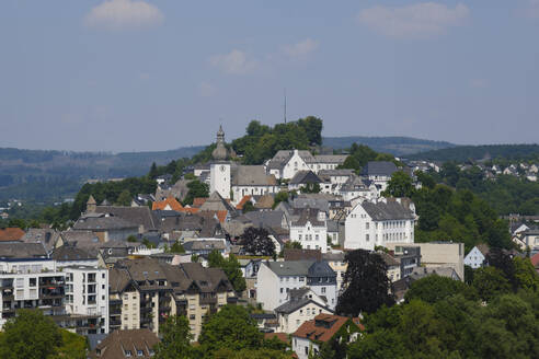 Deutschland, Nordrhein-Westfalen, Arnsberg, Altstadthäuser am Schlossberg - WIF04584