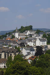 Deutschland, Nordrhein-Westfalen, Arnsberg, Altstadthäuser am Schlossberg - WIF04585