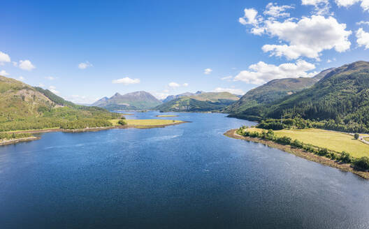 Luftaufnahme des Loch Linnhe-Tals, Schottland - SMAF02231