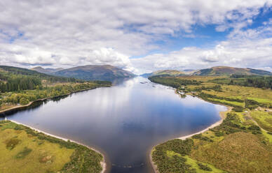 Blick auf Gairlochy bei bewölktem Himmel, Schottland - SMAF02240